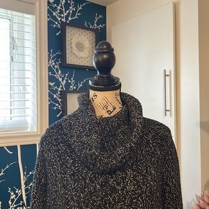 BEAUTIFUL ROOTS SALT AND PEPPER LONG SWEATER SIZE M